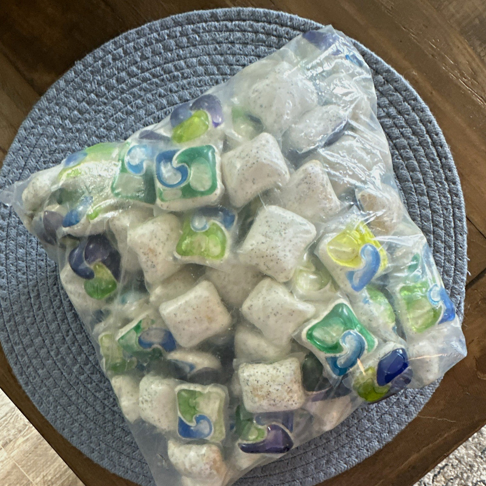 Laundry Detergent Pods, Mixed Variety Colors Bulk Lot in Plastic Bag Cascade bra