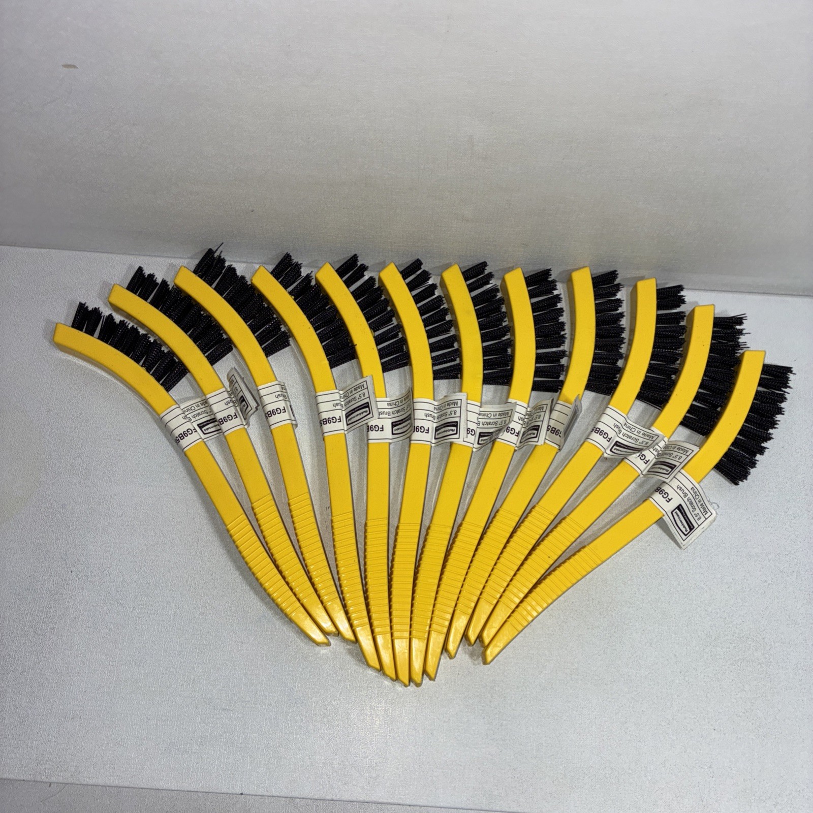 12 – Rubbermaid 8.5″ Scratch Brushes