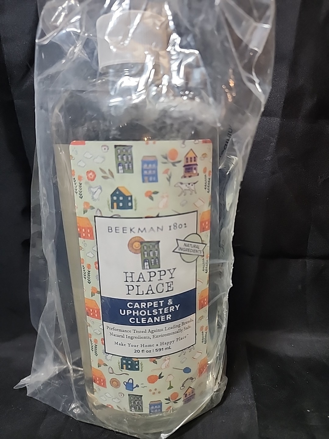 New~Sealed~Beekman 1802~HAPPY PLACE~carpet & Upholstery CLEANER~20 fl. oz Upsta9