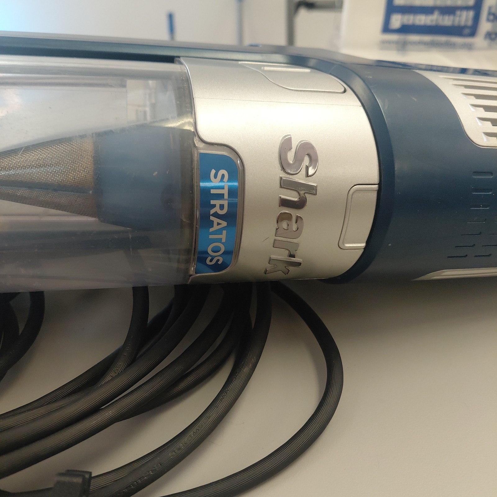 Shark Stratos UltraLight Stick Vacuum HZ3002 Blue MOTOR BASE & DUST BIN