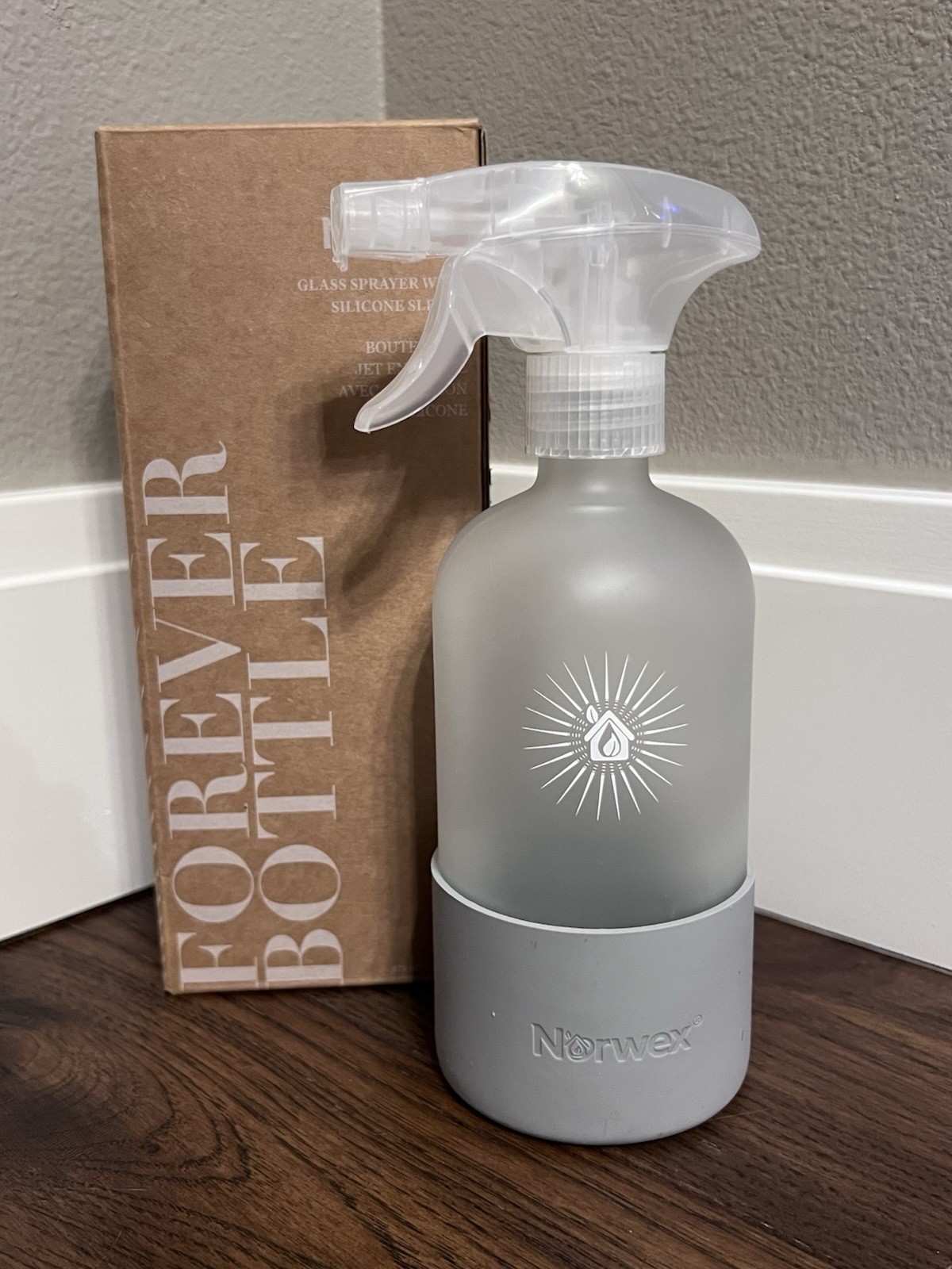 Norwex Forever Glass Spray Bottle 16 fl oz All-Purpose Grey Silicone Sleeve