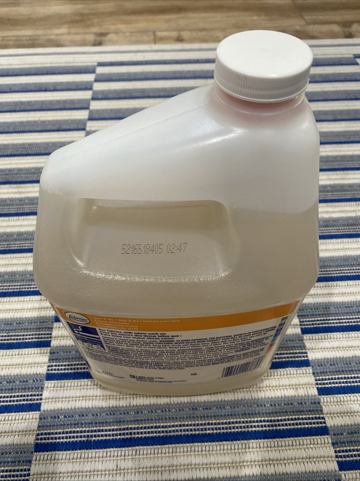Febreze Fabric Refresher Concentrate 8-20 3.78L / 1 gal