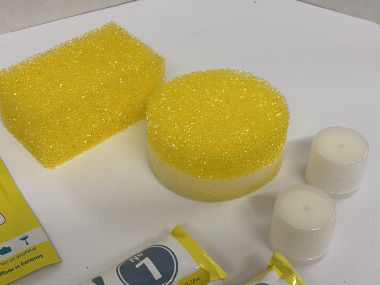 It Works! Stain Remover Kit 2 Tubes 3.8oz 4 Cloths 2 Sponges