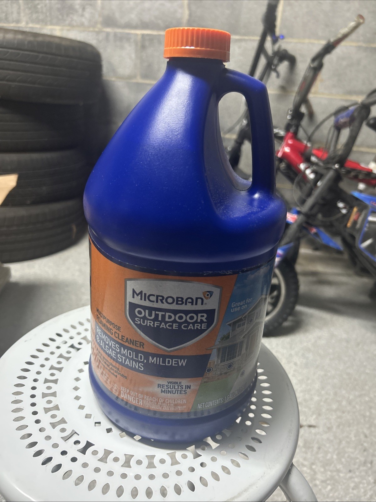 Multi-Purpose Foaming Cleaner for Outdoor Surfaces – Microban Free