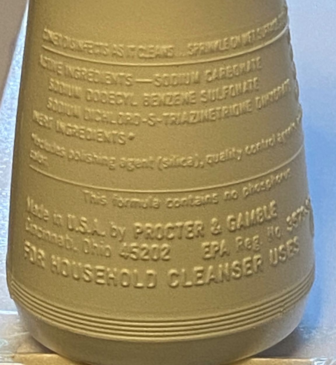 Vtg Comet Cleanser with Chlorinol Cleaner Plastic Bottle Shaker Can 6 oz. White