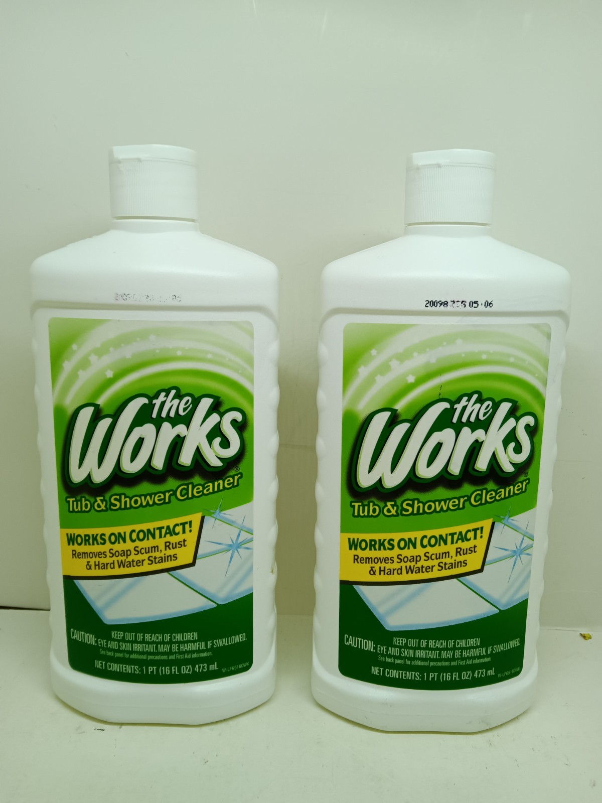 2x The Works Tub & Shower Cleaner 16 fl oz Hard Water Rust
