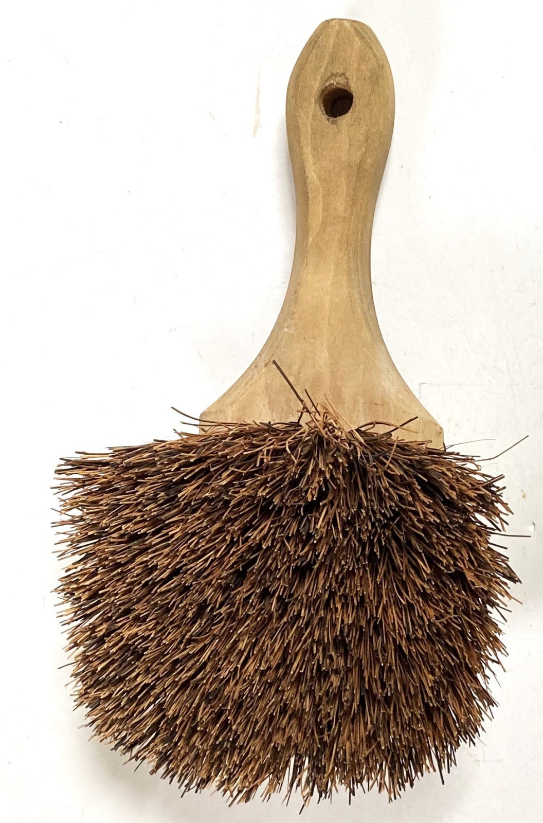 WRIGHT-BERNET, INC., HAMILTON, O. PALMYRA FIBRE 8″ SUN CLEANING BRUSH