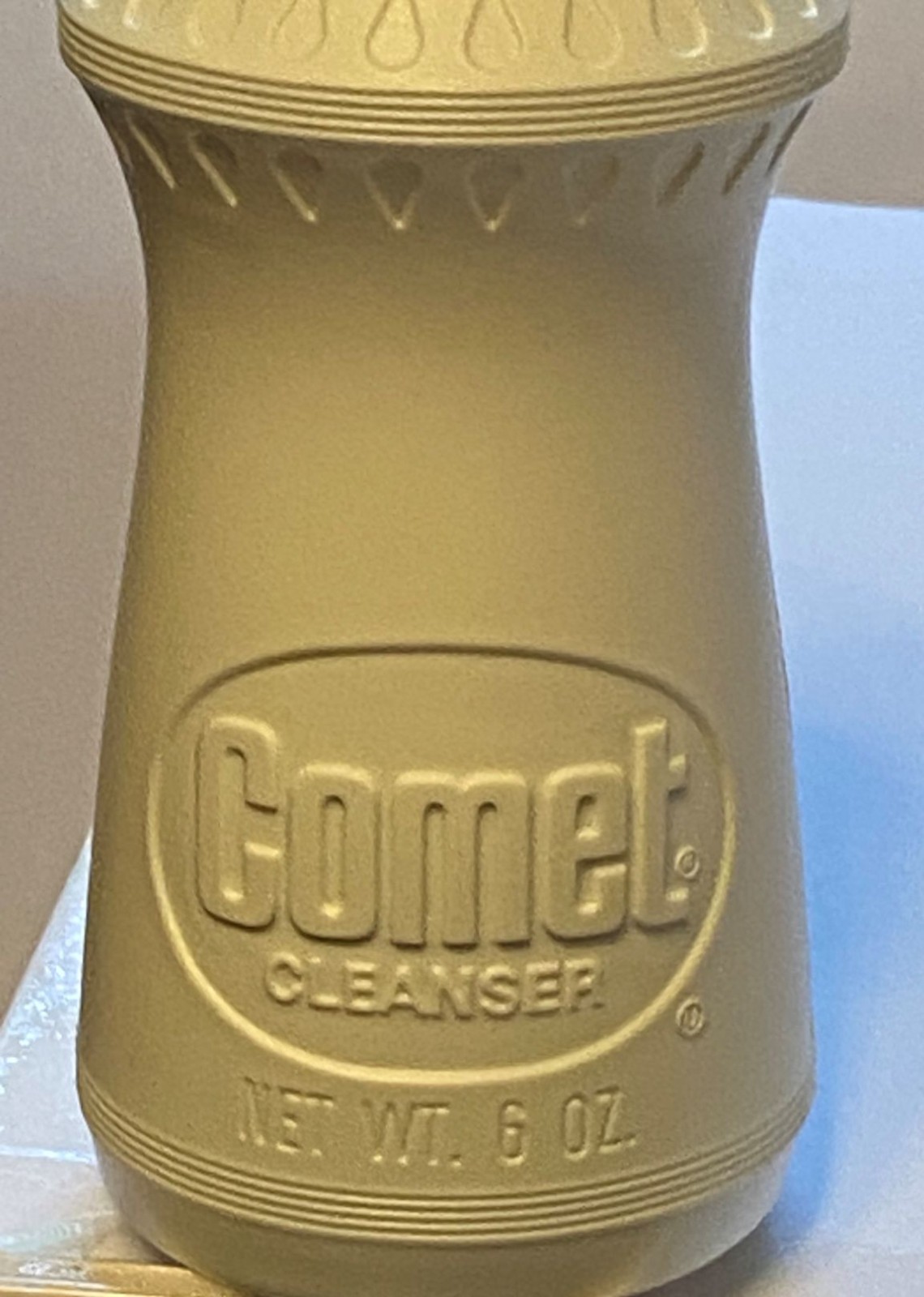 Vtg Comet Cleanser with Chlorinol Cleaner Plastic Bottle Shaker Can 6 oz. White