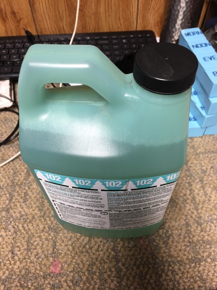 Spartan Clean on the Go Green Solutions 102 Glass Cleaner. 3512. 67.6oz