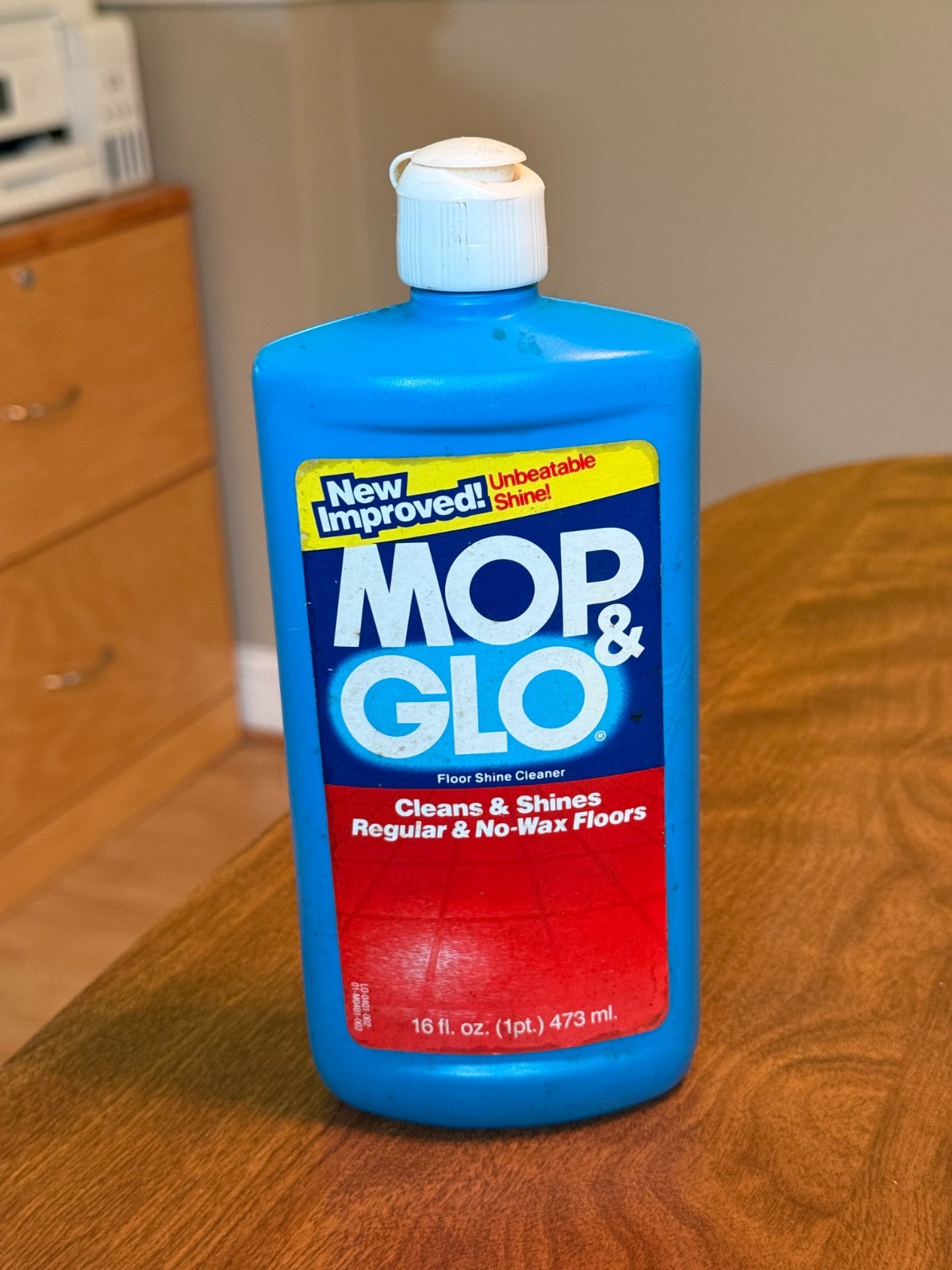Vintage MOP & GLO Floor Shine Cleaner Movie Prop 16 oz Bottle 90% Full