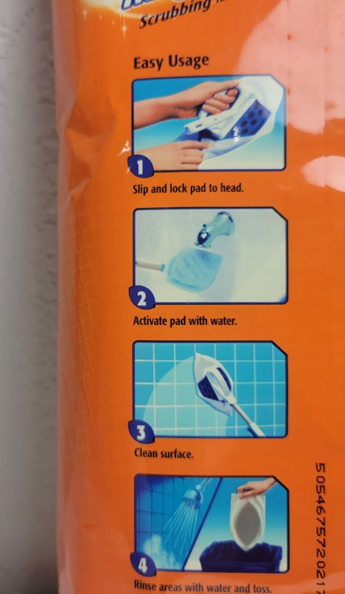 MR CLEAN Magic Reach Scrubbing Tub and Shower Pads Refills 8 Pads SEALED