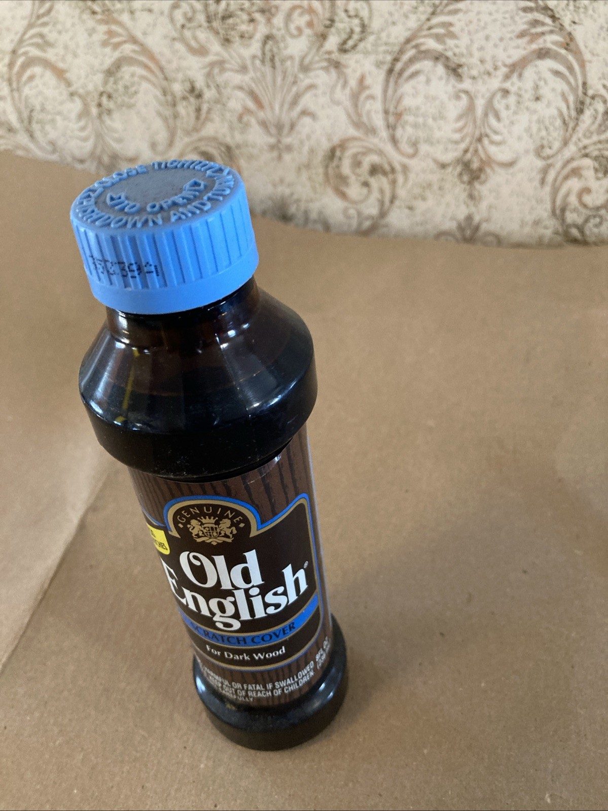 Vintage Old English Scratch Cover Dark Wood 8 oz Blue Lid 1992 1990s Colman