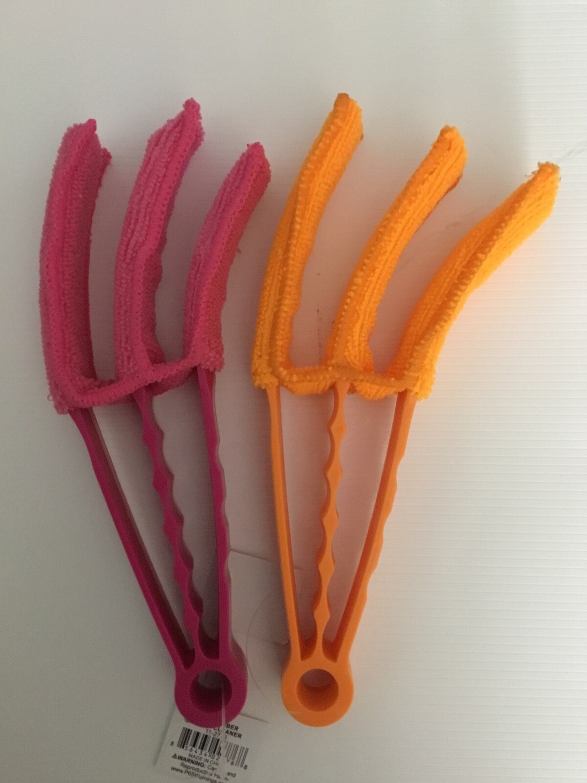 2pc MICROFIBER BLIND CLEANERS ASSORTED COLORS AVAILABLE