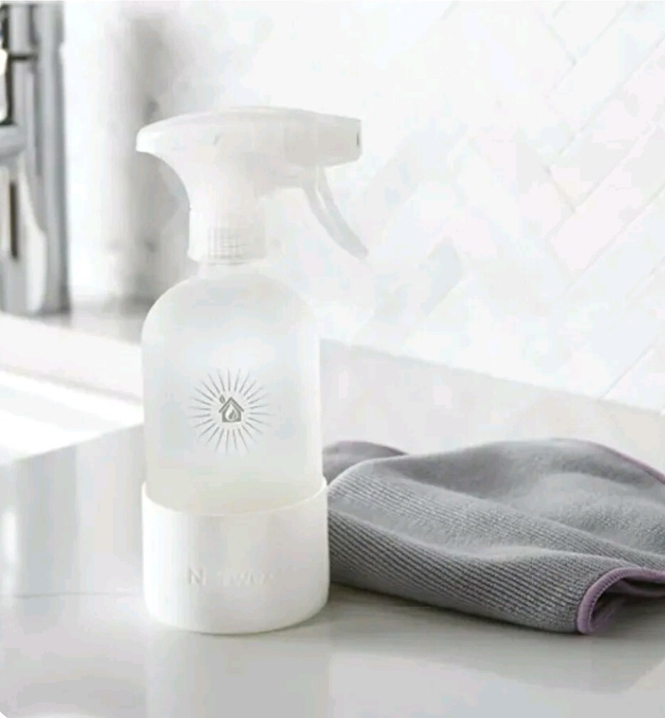 NORWEX FOREVER BOTTLE GLASS SPRAYER WITH SILICONE SLEEVE WHITE BRAND NEW IN BOX