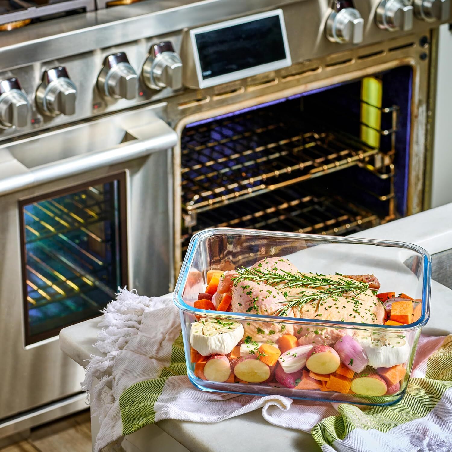 Oven Safe Glass Food Storage Container with Airtight Locking Lid and Handle