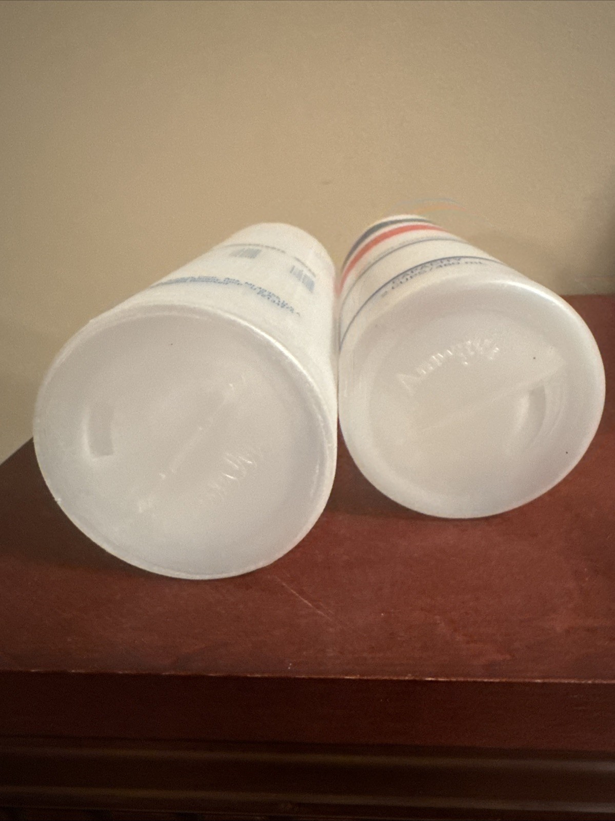 Two Vintage 1975 Amway Plastic Squirt Top Bottles 16 Oz Cleaner Dispenser 2 Cup