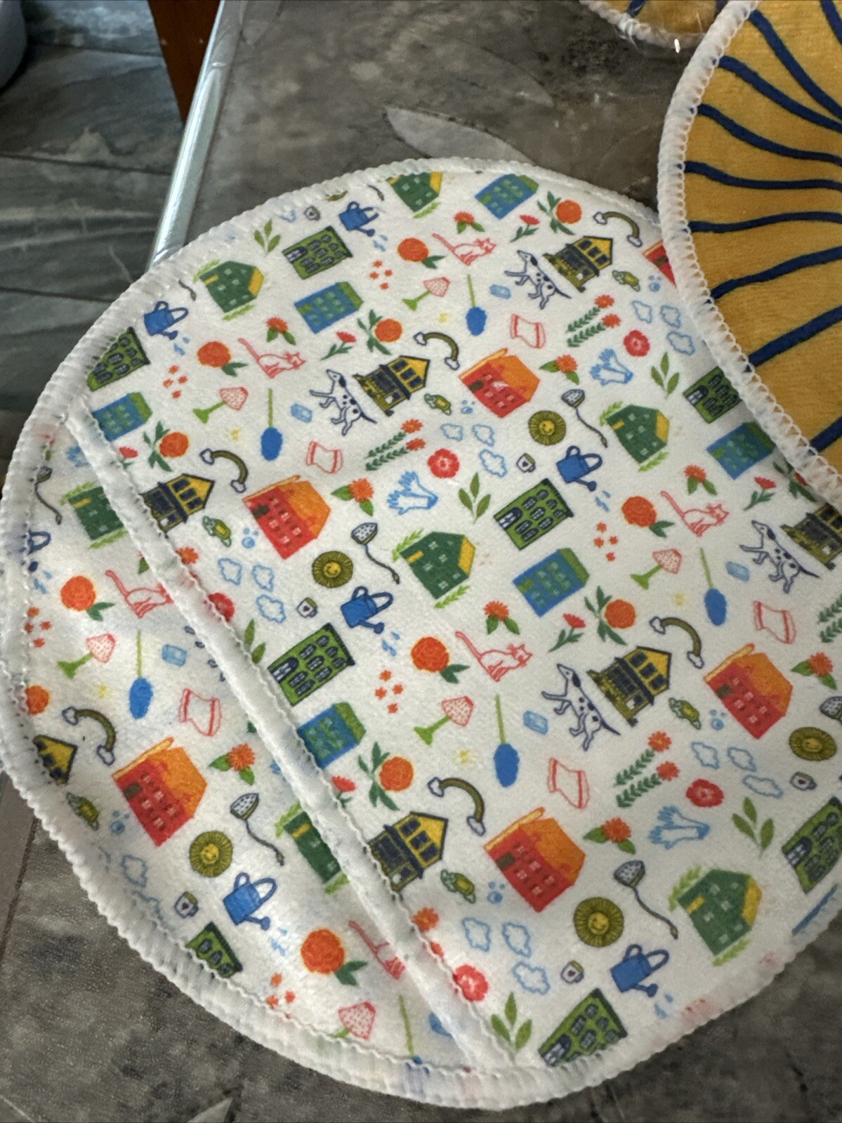 Lot Of 12 NWT Beekman 1802 Happy Place Face Microfiber Cleaning Mitt Sun 7.5″