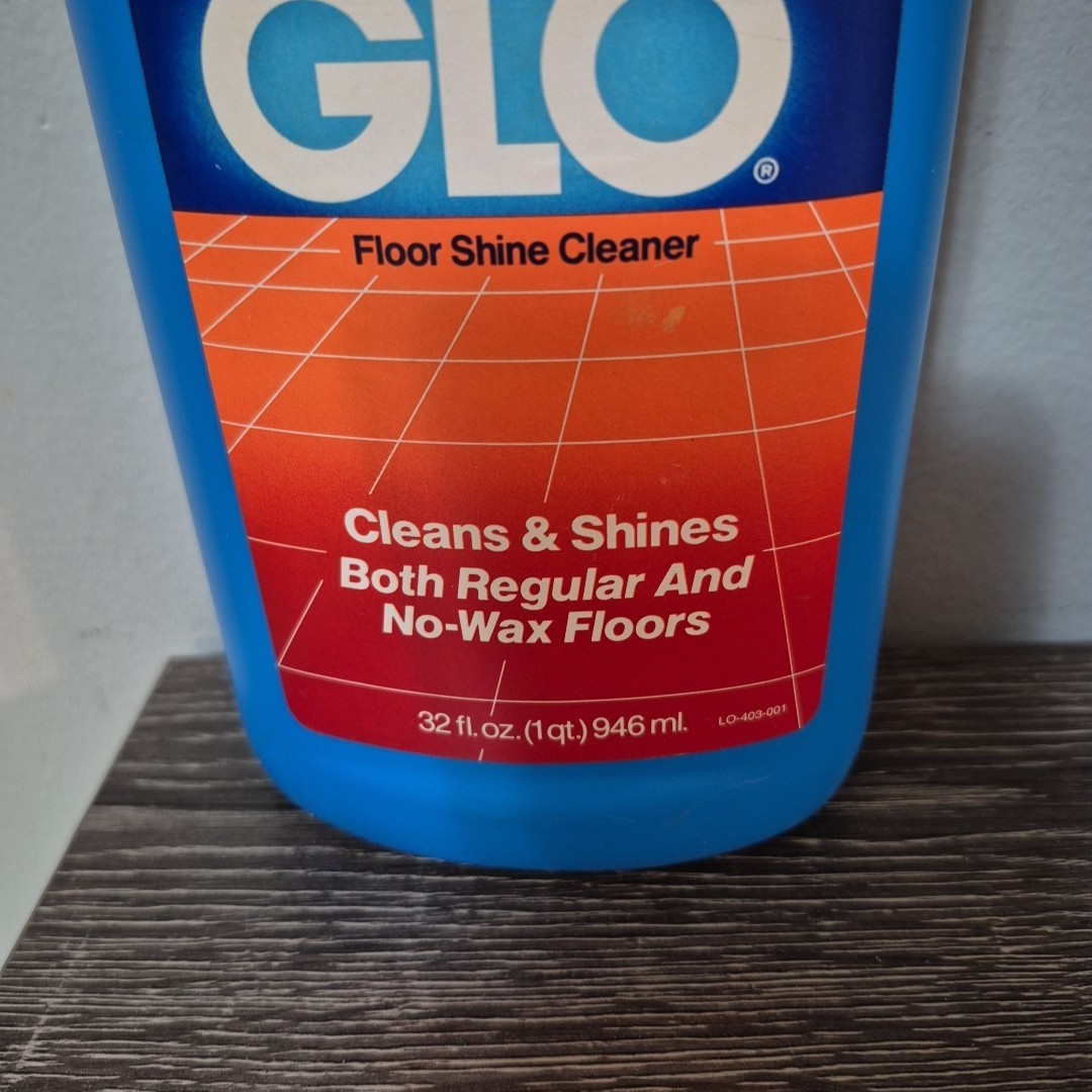 Vintage MOP & GLO Floor Shine Cleaner Movie Prop 1 Pt Bottle Approx. 80% Full