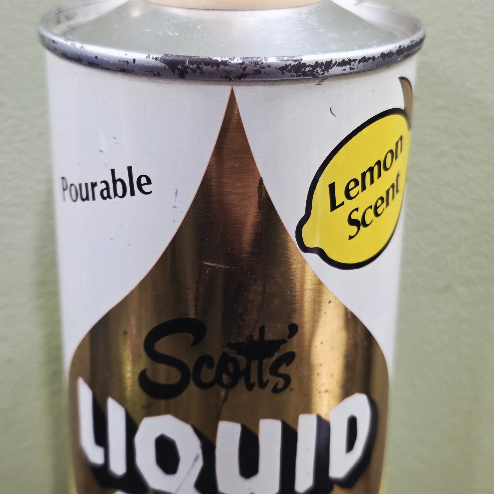 Scott’s Liquid Gold Pourable Lemon Scent Vintage Wood Cleaner Preservative