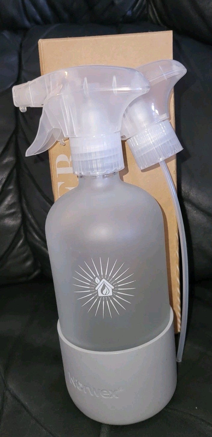 Norwex Forever Bottle Glass Spray Bottle Silicone Sleeve With Bonus Sprayer