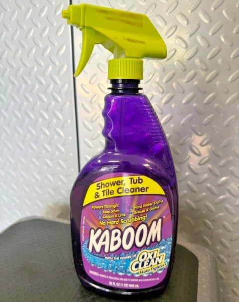 Shower, Tub & Tile Cleaner Spray Bottle, 32 oz. VINTAGE – See Photos