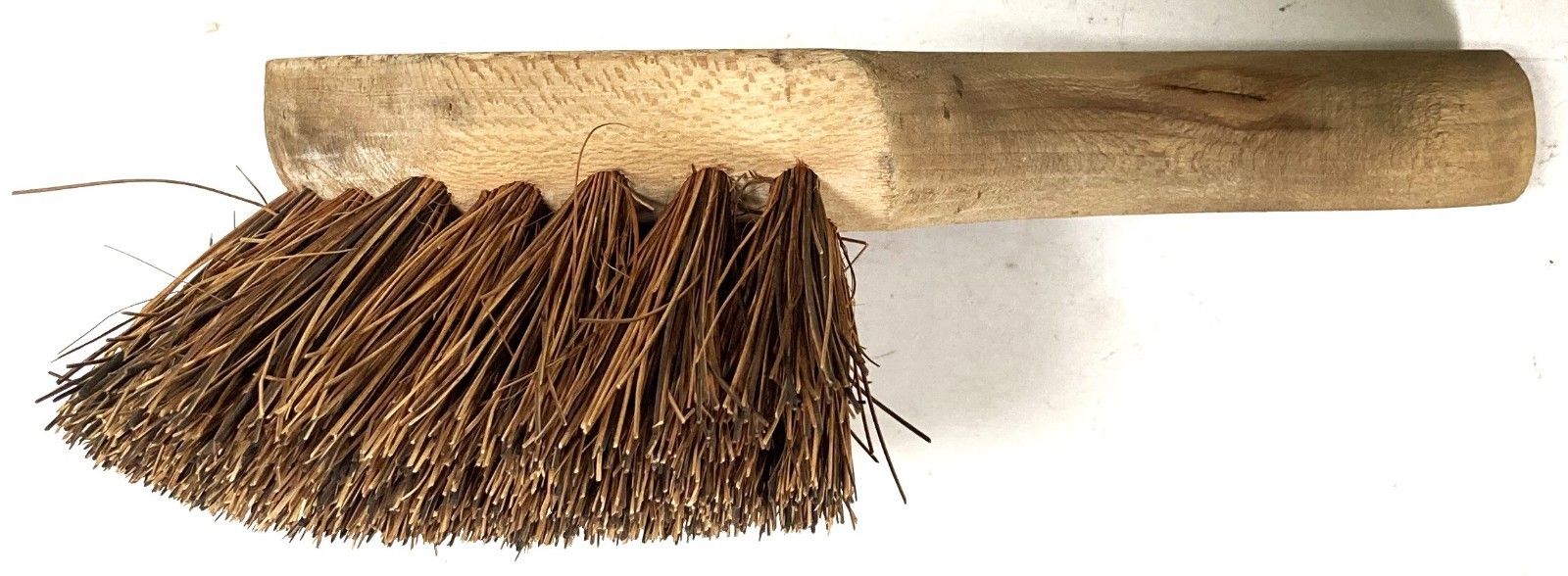 WRIGHT-BERNET, INC., HAMILTON, O. PALMYRA FIBRE 8″ SUN CLEANING BRUSH