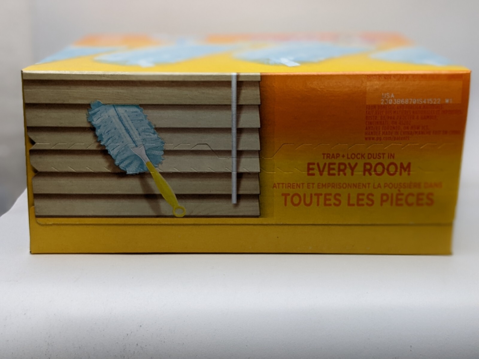 Swiffer Duster Refill + 1 Handle (28 ct.)-FREE and FAST Shipping