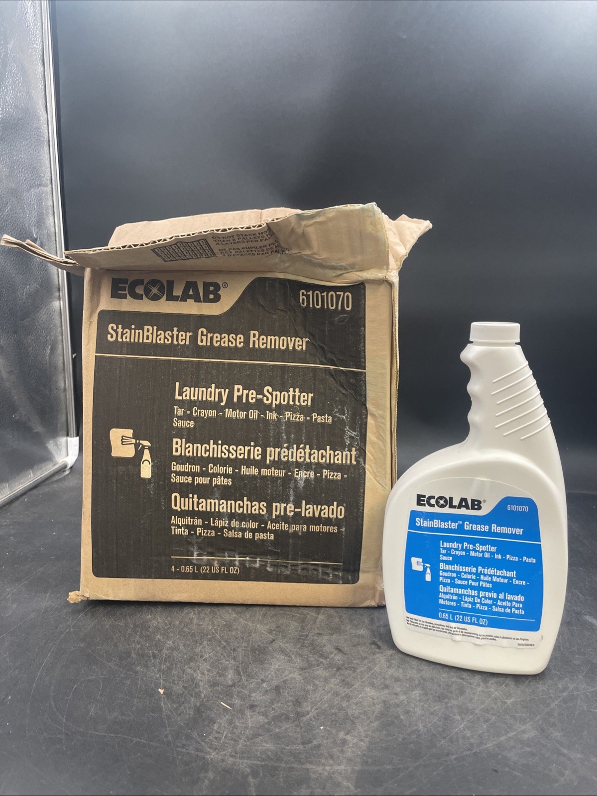 Ecolab 6101070 Stainblaster, Grease Remover w/ Spray Nozzles | 22 Fl Oz | 4-Pack