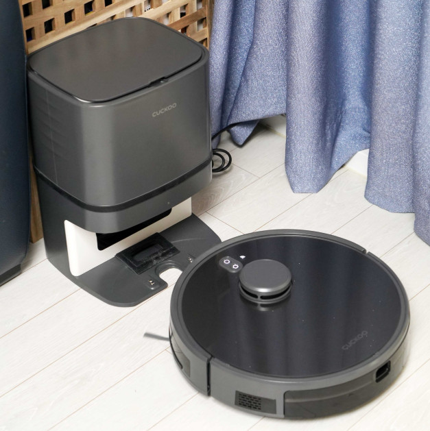 CUCKOO (Package) Robot vacuum cleaner + Auto clean station / 220V / EU PLUG