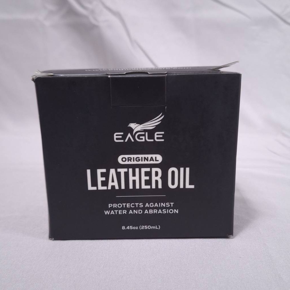Eagle Leather Boot Oil 8.45oz w/ Applicator & Towel for Boots Bags Jackets