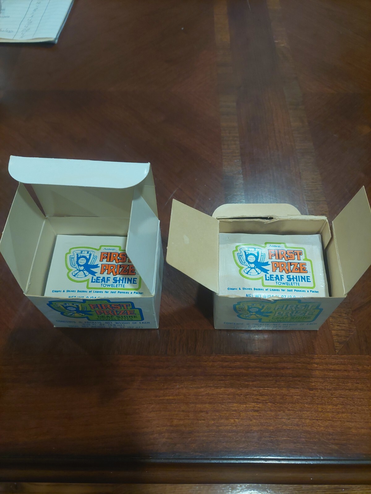 Vintage 1976 Amway First Prize Leaf Shine Towelettes Two Boxes