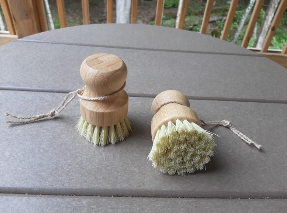 SUBEKYU Bamboo Dish Scrub Brush for Kitchen Sink, Natural Wooden Washing Dish Br