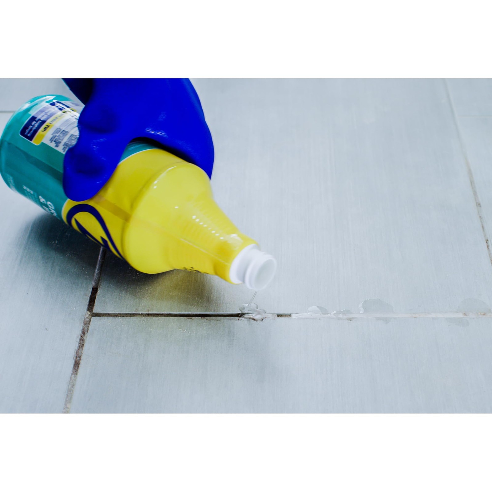 Zep Grout Cleaner and Brightener – 32 Ounce 32 Fl Oz (Pack of 1), ESSU104632