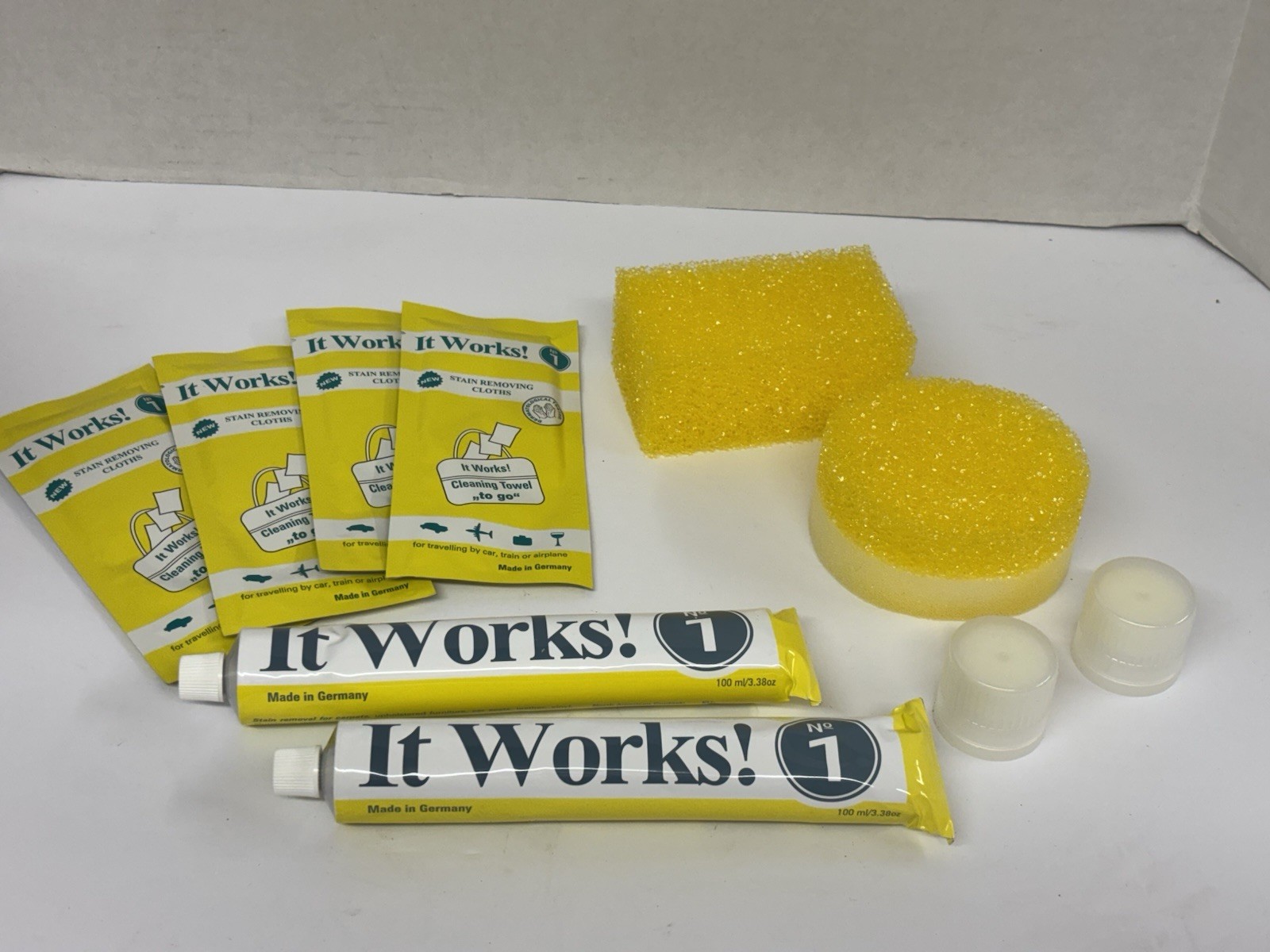 It Works! Stain Remover Kit 2 Tubes 3.8oz 4 Cloths 2 Sponges