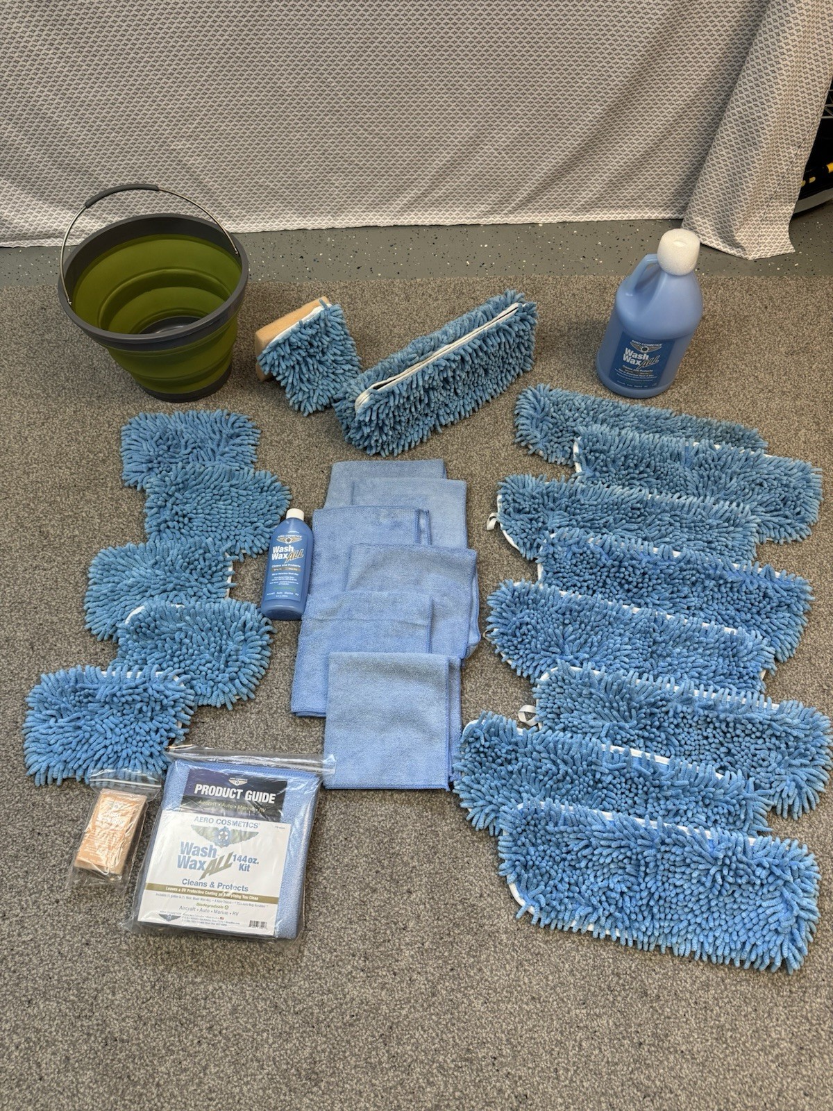 33 Piece Aero Cosmetics Waterless RV Wash Wax Gallon 2 Mop Heads 15″ & 5″ Bucket