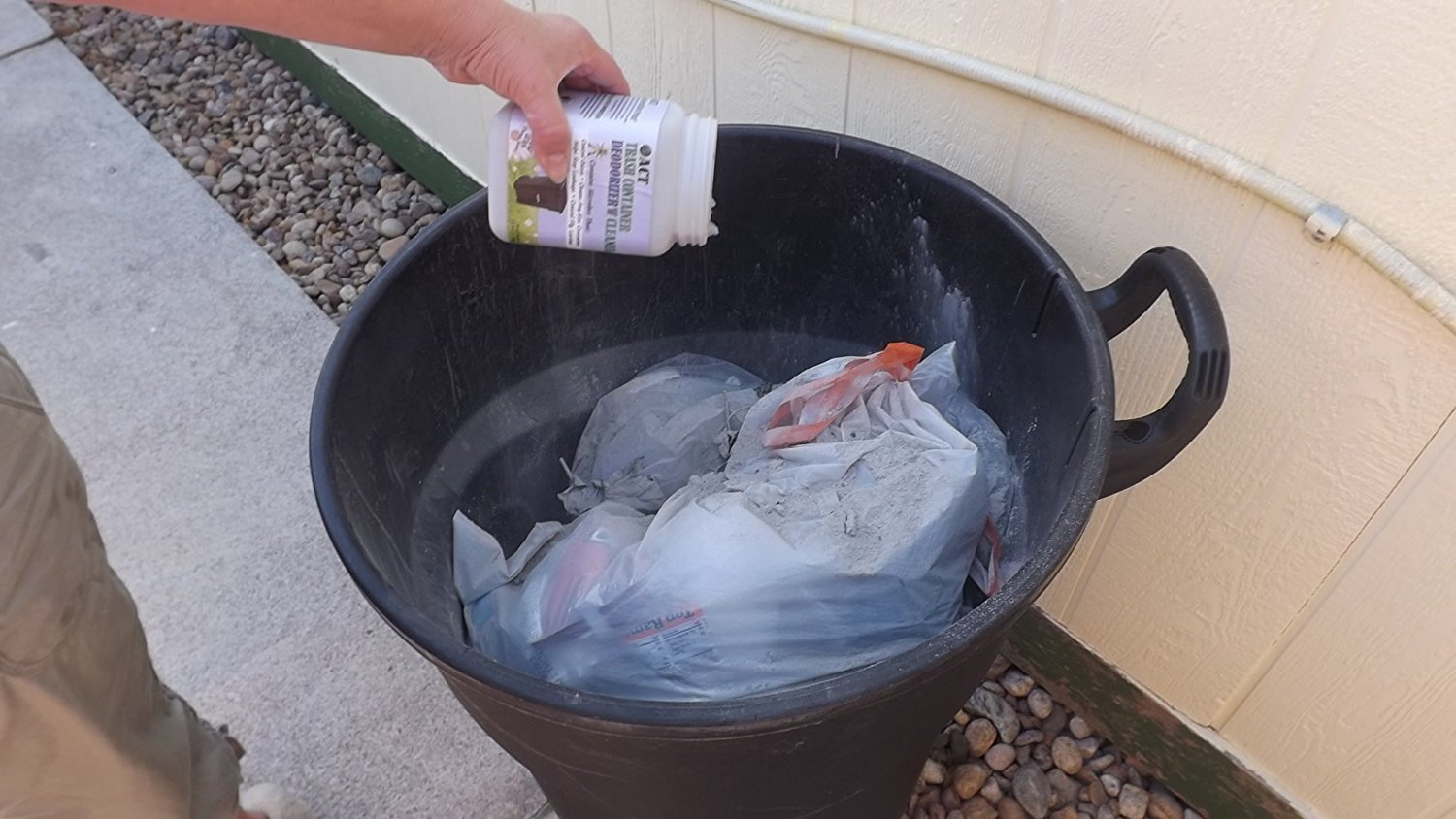 ACT Trash Container Cleaner and Deodorizer – Garbage Bin Deodorizer