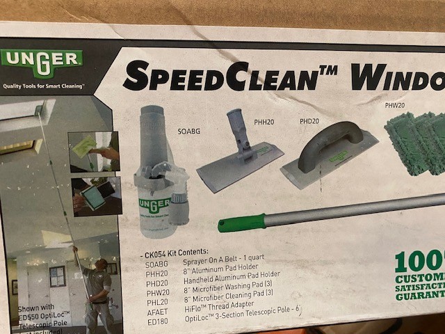 Unger SpeedClean Window Cleaning Kit, 11-Piece Set, 8-Inch Pad Holder