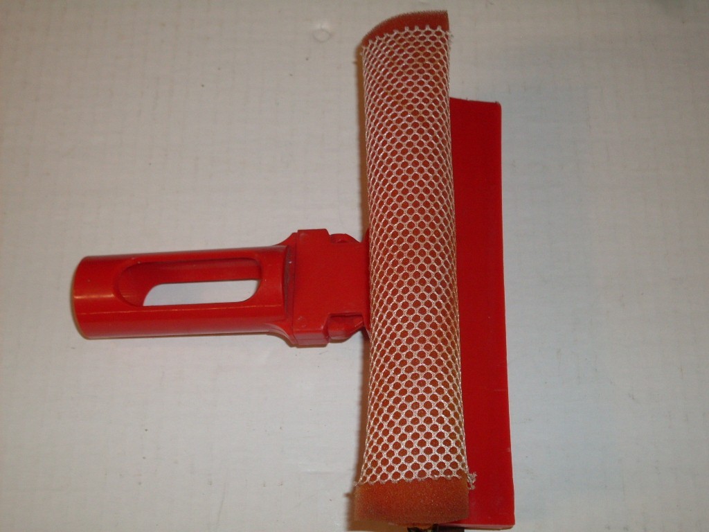Windshield Sponge/Squeegee with Attached Cleaner Spray-reservoir and Travel bag