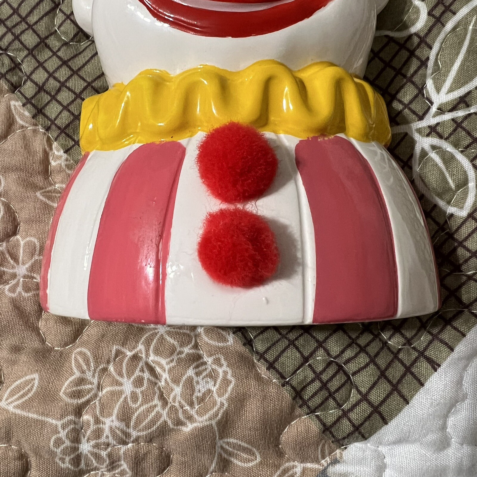 Vintage CLOWN Furniture Duster Ceramic Holder Trippies Inc Pink Duster