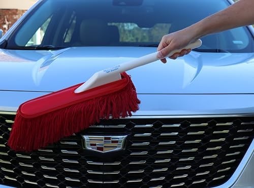 “Car Duster with Plastic Handle & Red Cotton Mop – Quickly Removes Dust & Dirt”