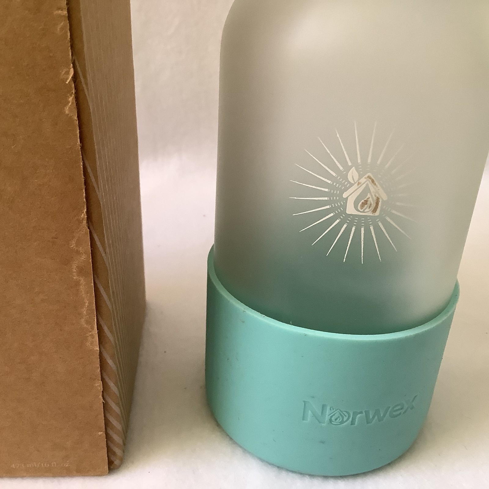 NORWEX FOREVER GLASS BOTTLE SPRAYER- SEA MIST SLEEVE-NEW IN BOX