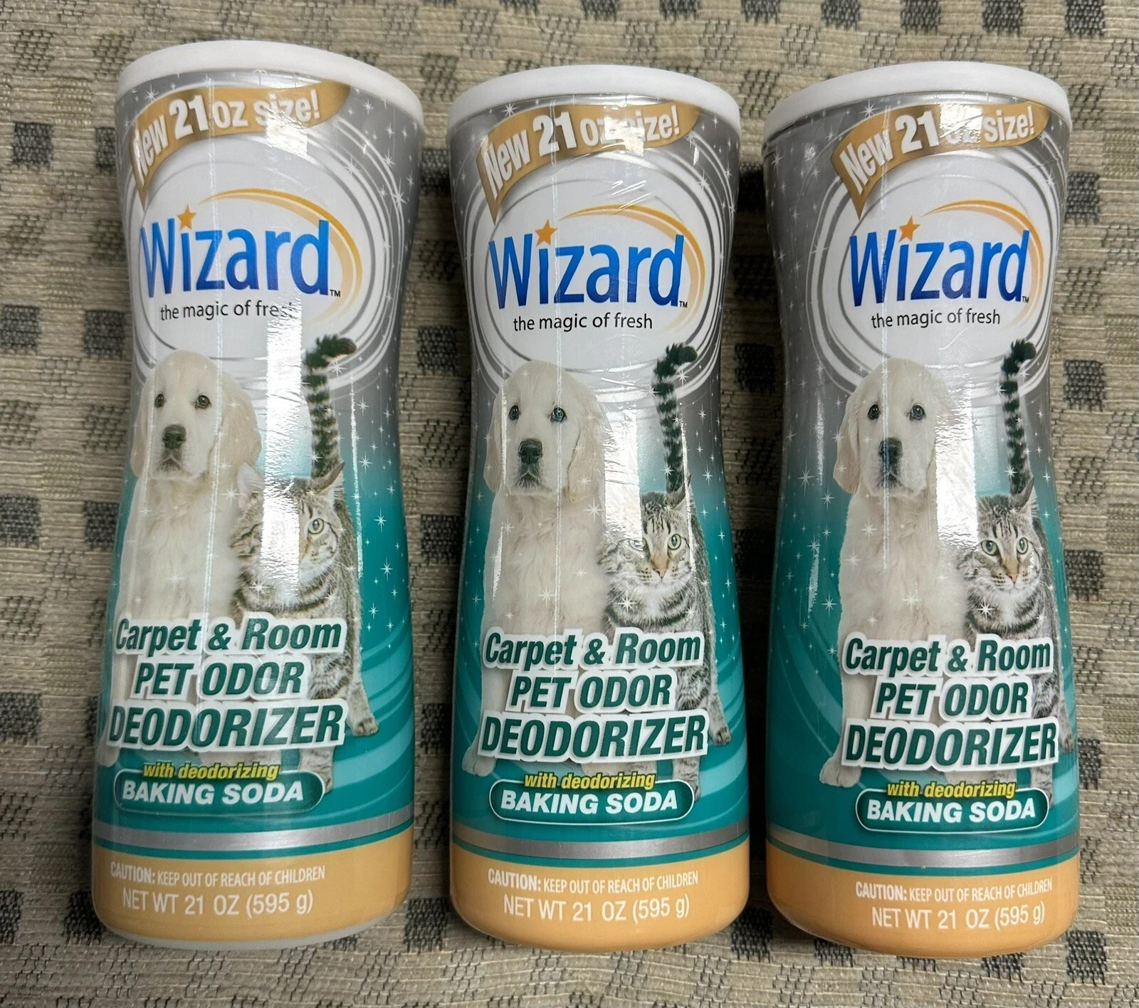 Lot of 4 Wizard Pet Fresh Carpet Odor Eliminator 21 oz. each W/ Baking Soda