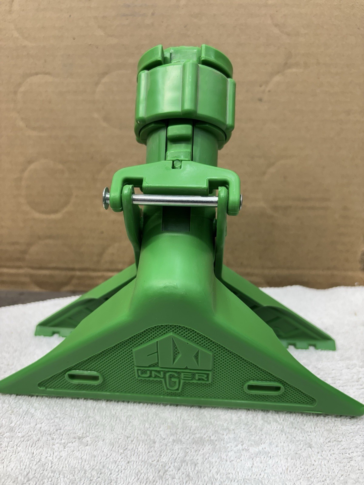 Unger FIXI-Clamp For Unger Telescopic Window Washing Poles