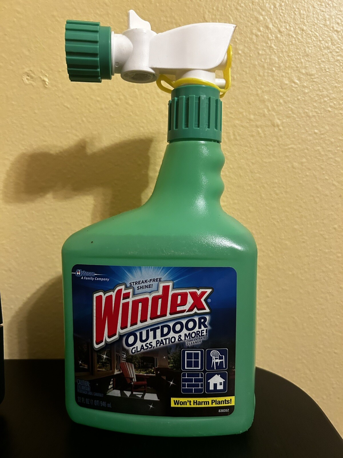 Windex OUTDOOR Glass Patio Cleaner 32 oz. Hose Spray Streak-Free Shine 2013