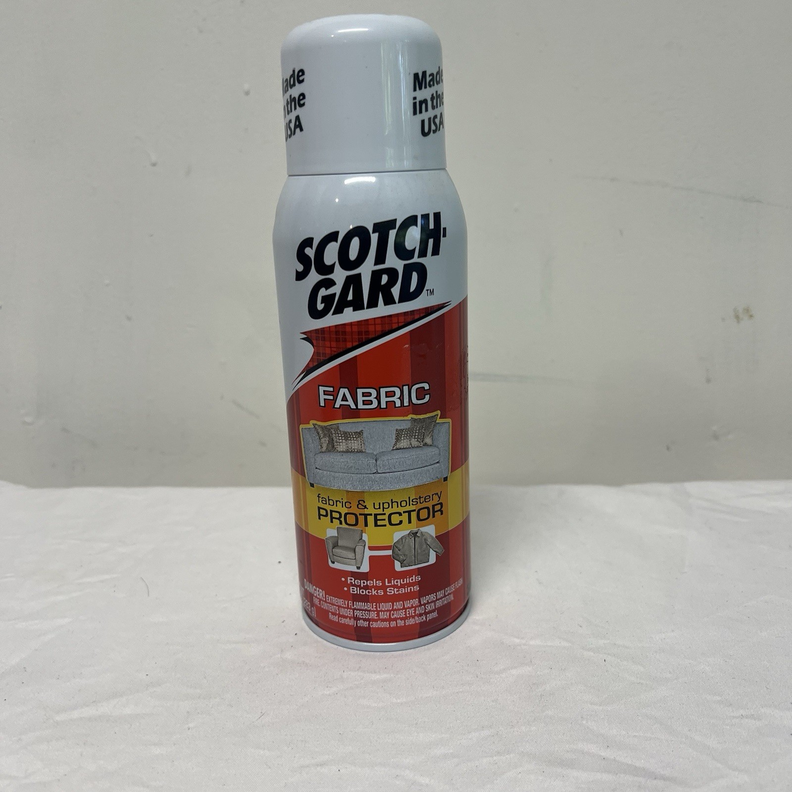 SCOTCHGARD Fabric Upholstery Protector 10 oz – OLD FORMULA Discontinued 90% Full