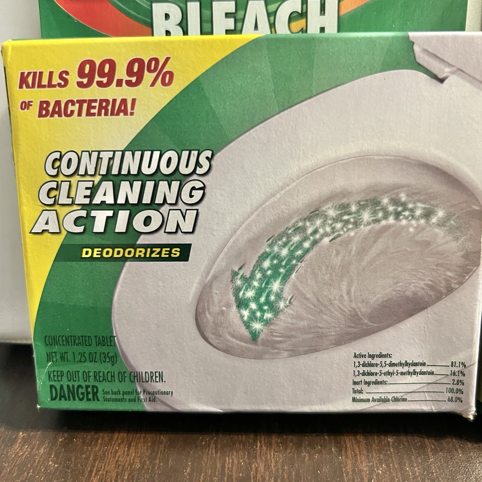 2 Tablets 2000 Flushes Automatic Toilet Bowl Cleaner Bleach Deodorizes