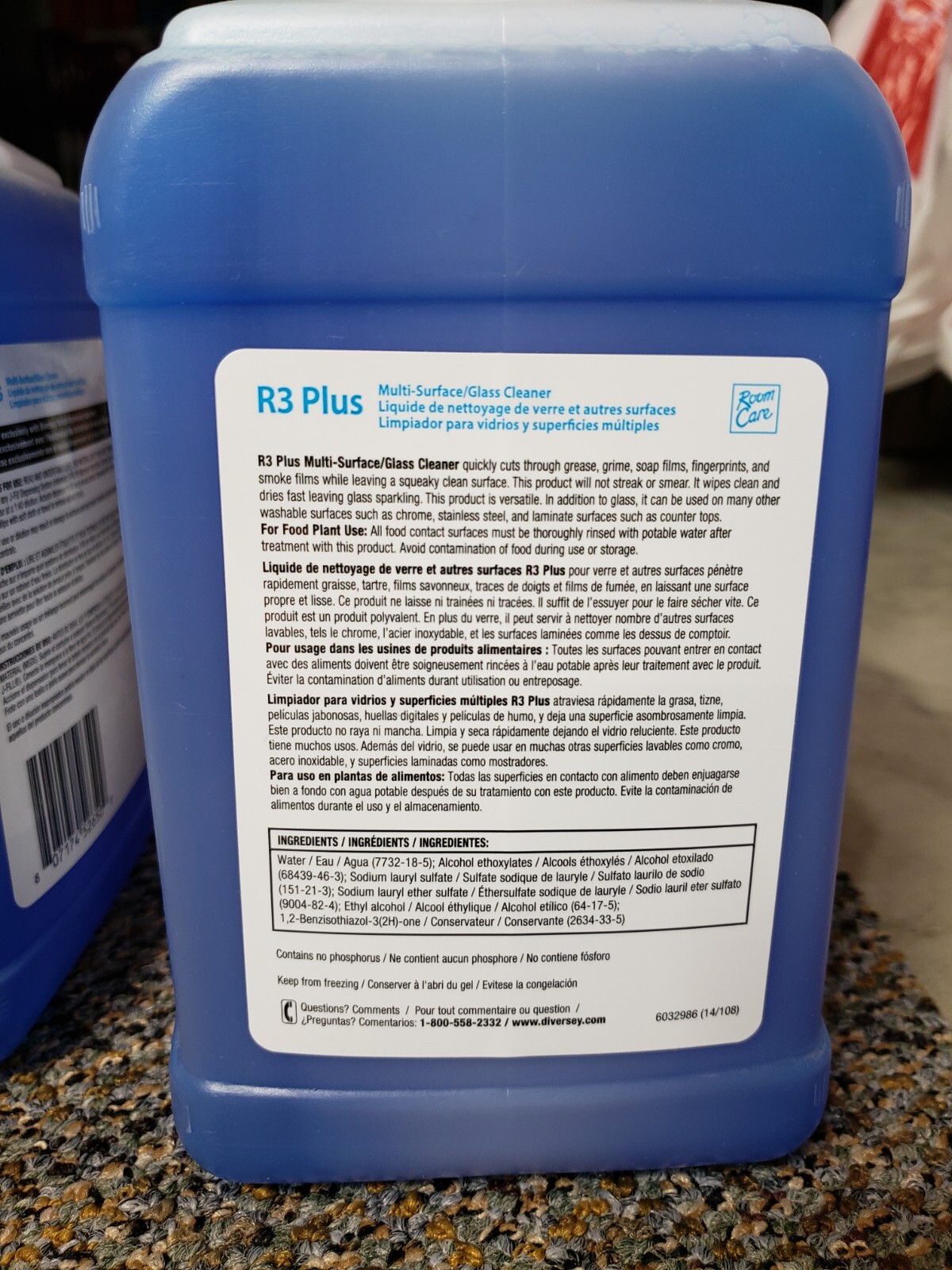 Lot of 2 Diversey 95722109 RoomCare R3 Plus 2.5 L Multi-surface & Glass Cleaner