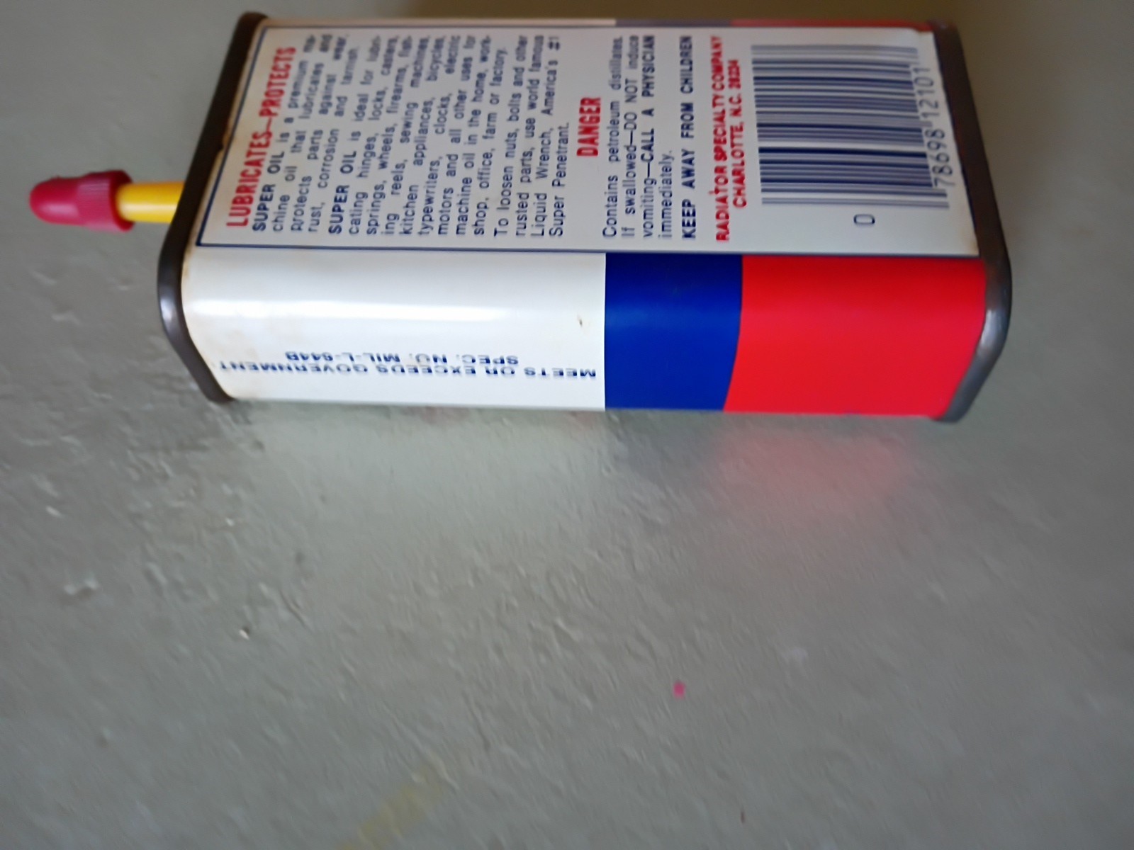 Gunk Super Oil 4 fl oz/118 ml Lubricates & Protects Red White Vintage