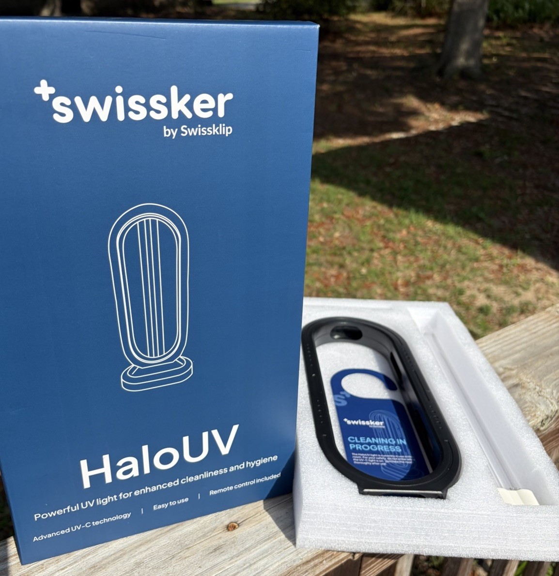 Swissker by Swissklip HaloUV Frame and Bulb ONLY with Door Hanger Bulb Works EUC