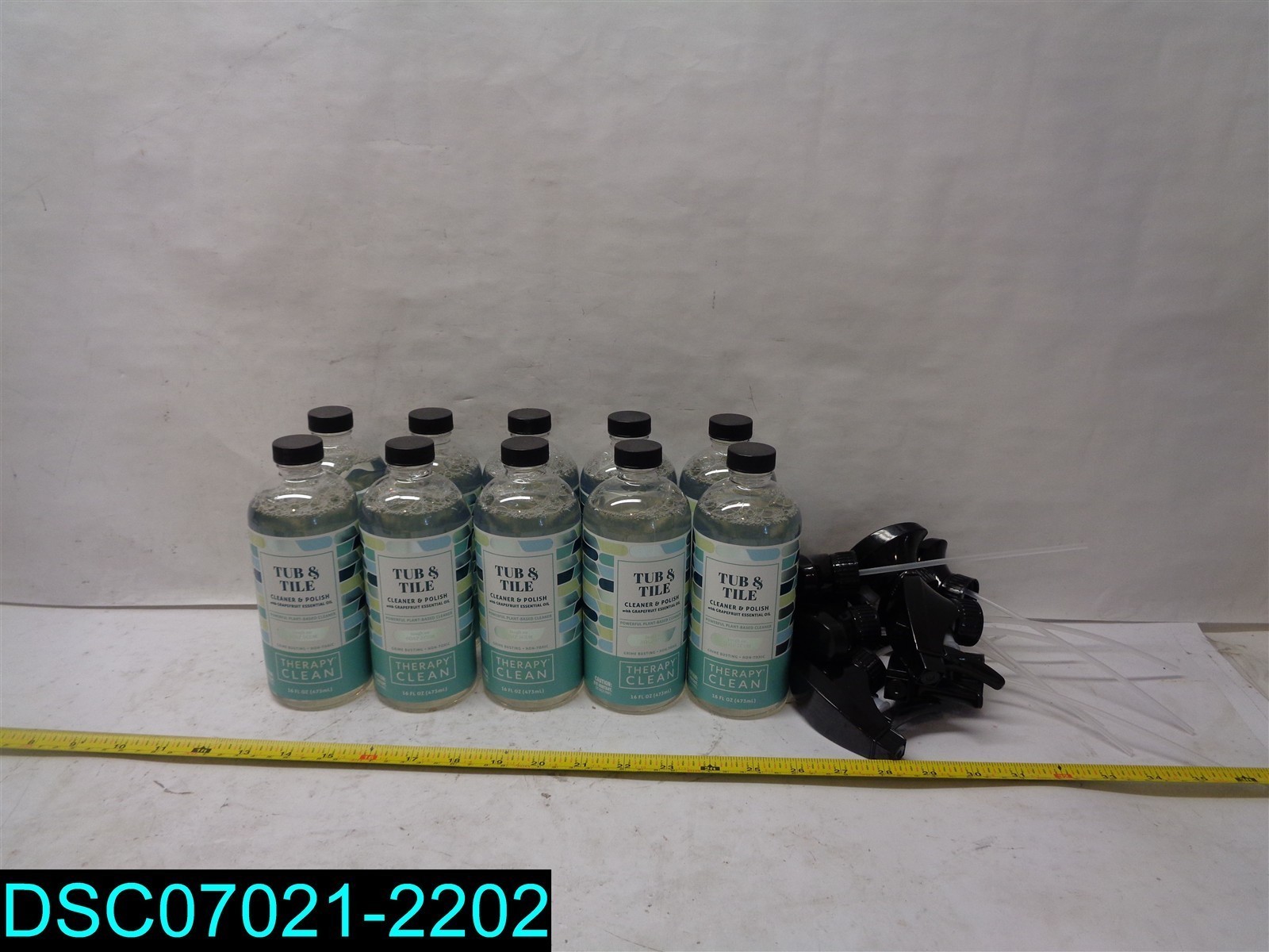 QTY=160oz: (10 X 16oz) Therapy Clean Tub & Tile